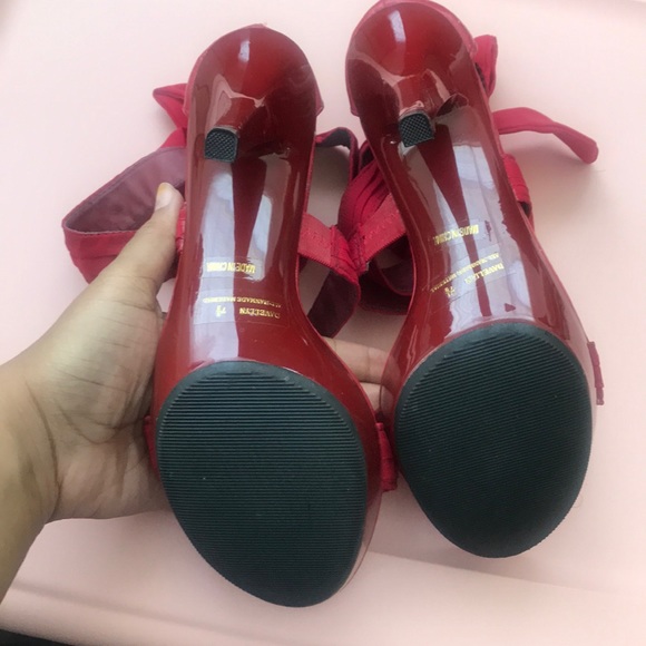 Red heels. - Picture 4 of 4